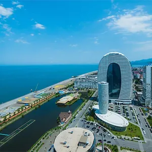 Panorama Sea View Central ***** באטומי