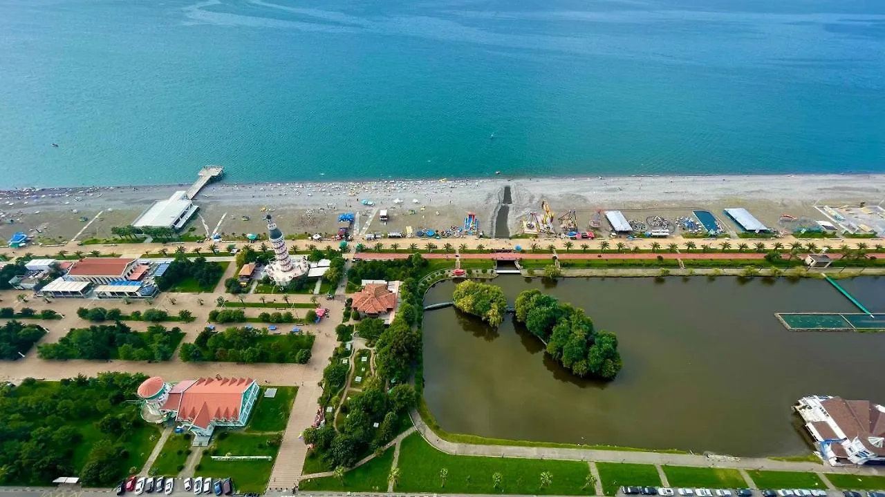 Black Sea Resort Luxe Batoumi 4*,